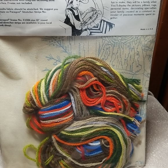 Vintage Paragon Embroidery Kit Hummel Design - Picture 3 of 3